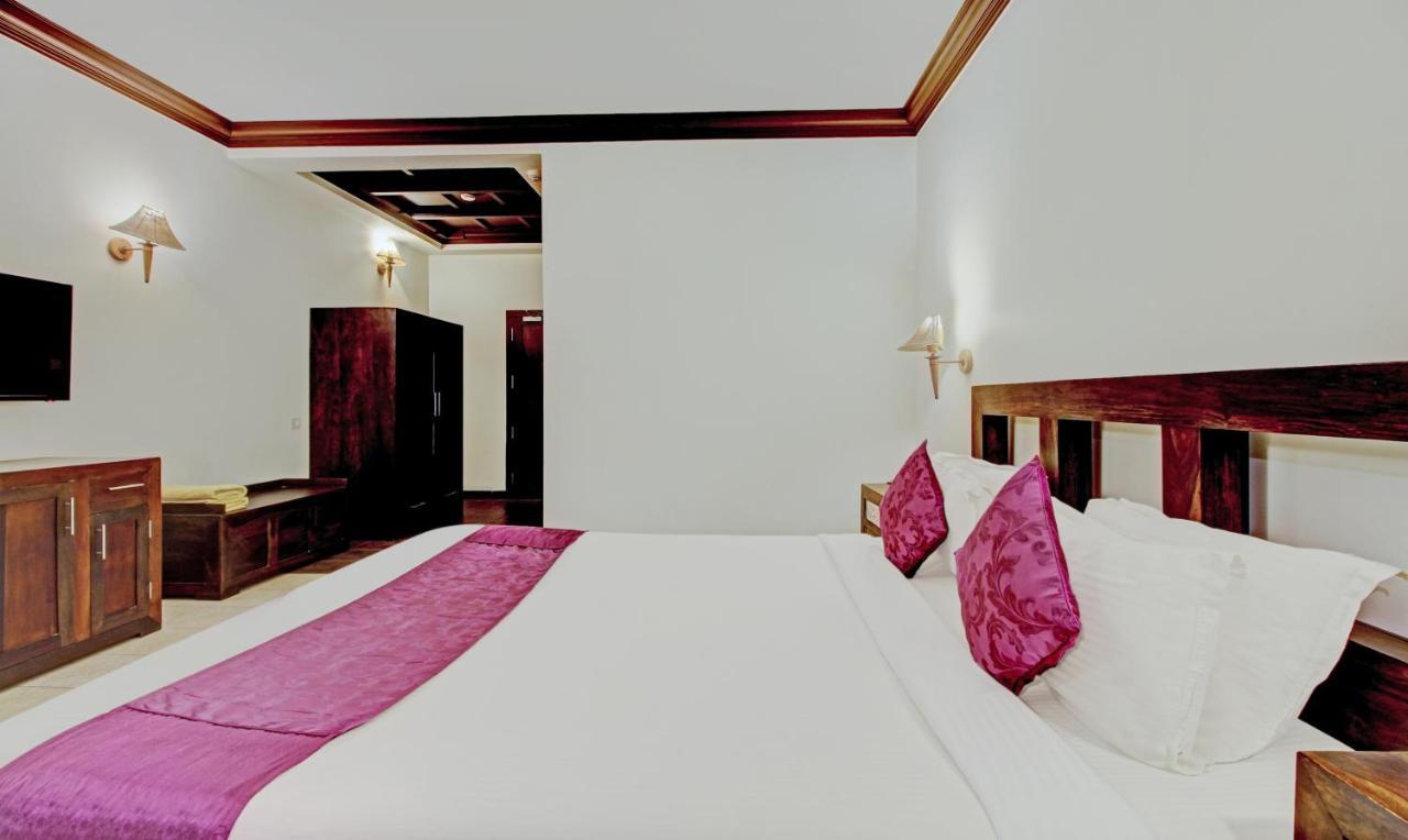 트라반코르 팰리스 호텔 Alappuzha 외부 사진